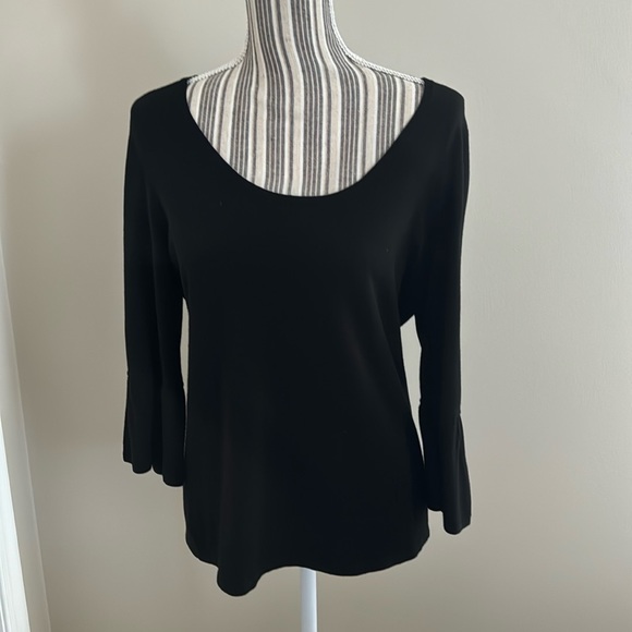 Black sweater - Picture 1 of 5